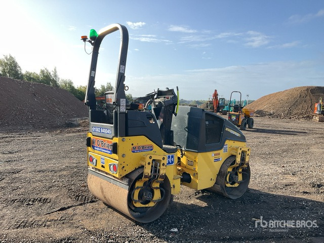 2015 Bomag 120AD-5 Double Drum Roller - Roller jalan: gambar 3 2015 Bomag 120AD-5 Double Drum Roller - Roller jalan: gambar 3