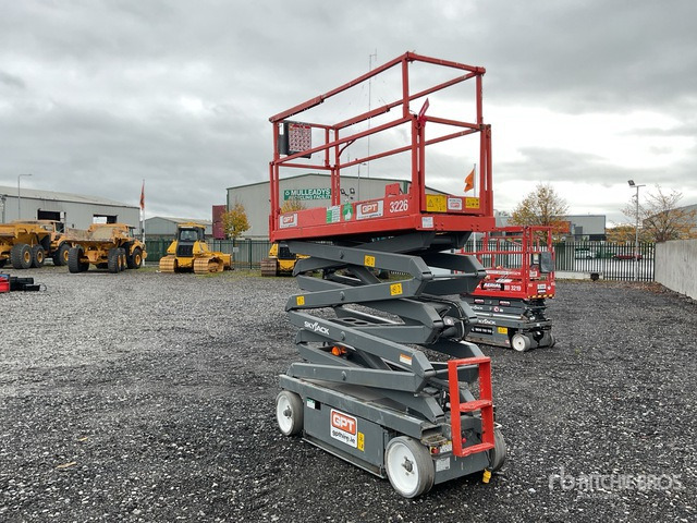 2015 Skyjack SJ 3226 2015 Skyjack SJ3226 Scissor Lift Scissor Lift - Scissor lifts: gambar 3 2015 Skyjack SJ 3226 2015 Skyjack SJ3226 Scissor Lift Scissor Lift - Scissor lifts: gambar 3