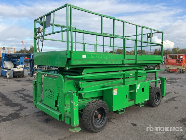 2015 Skyjack SJ9241 4x4 Diesel Scissor Lift - Scissor lifts: gambar 3 2015 Skyjack SJ9241 4x4 Diesel Scissor Lift - Scissor lifts: gambar 3
