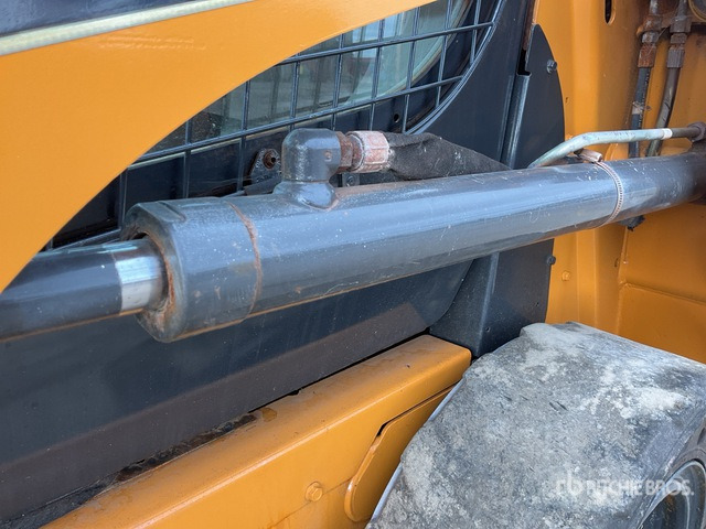 2018 Case SR130 Skid Steer Loader - Skid steer: gambar 5 2018 Case SR130 Skid Steer Loader - Skid steer: gambar 5