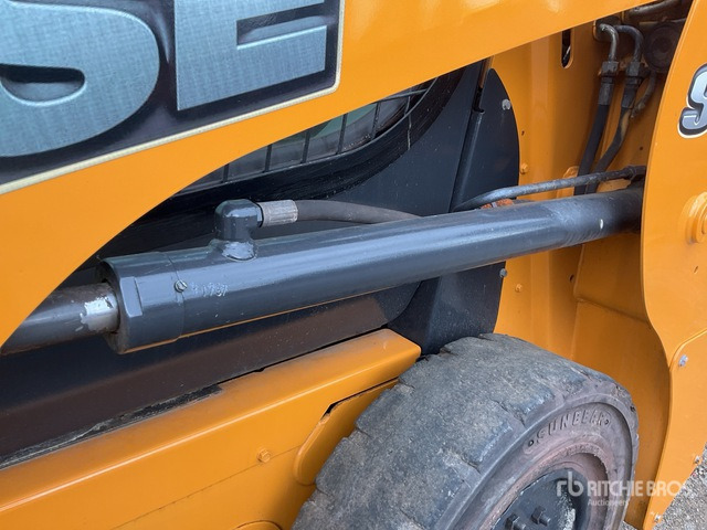 2019 Case SR130 Skid Steer Loader - Skid steer: gambar 3 2019 Case SR130 Skid Steer Loader - Skid steer: gambar 3