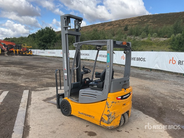 2019 Jungheinrich EFG216K 1600 kg 3 Wheel Electric Forklift - Forklift listrik: gambar 3 2019 Jungheinrich EFG216K 1600 kg 3 Wheel Electric Forklift - Forklift listrik: gambar 3