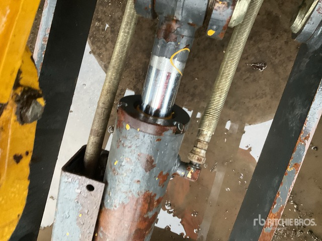 2021 Komatsu PC14R-3HS Mini Excavator: <6.6t - Ekskavator mini: gambar 4 2021 Komatsu PC14R-3HS Mini Excavator: <6.6t - Ekskavator mini: gambar 4