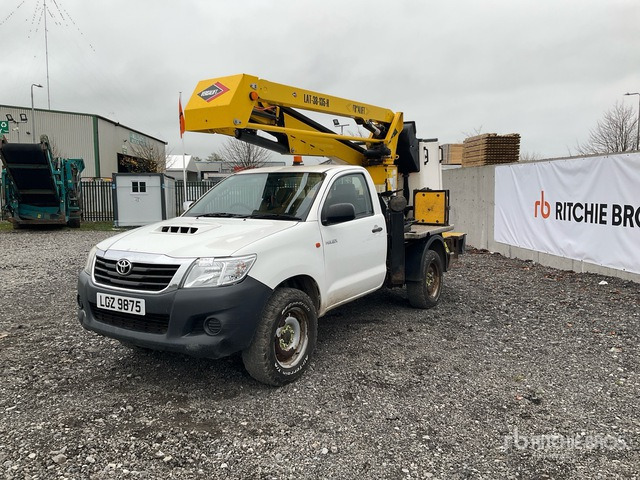 2018 Toyota Hilux 2018 Versalift LAT-38-135-H on 4x4 Bucket Truck - Peralatan lainnya: gambar 3 2018 Toyota Hilux 2018 Versalift LAT-38-135-H on 4x4 Bucket Truck - Peralatan lainnya: gambar 3