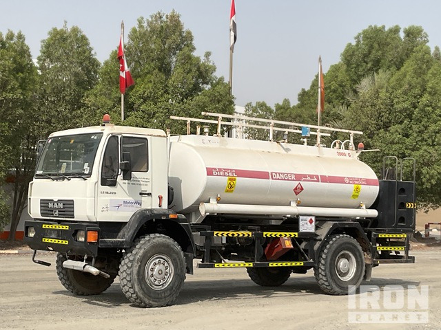 2005 MAN LE18.220 8000 L 4x4 Tanker Truck - Truk tangki: gambar 2 2005 MAN LE18.220 8000 L 4x4 Tanker Truck - Truk tangki: gambar 2