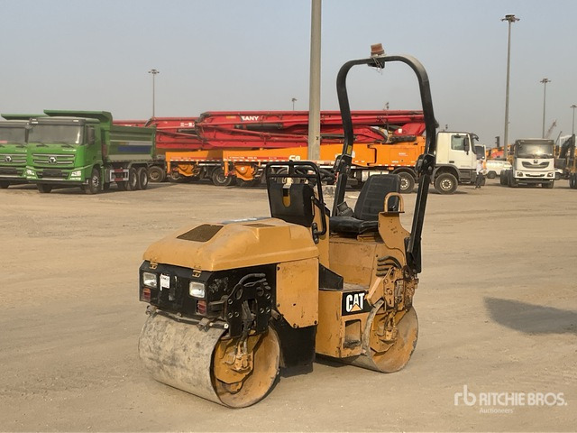 2006 Cat CB114 - Roller: gambar 1 2006 Cat CB114 - Roller: gambar 1