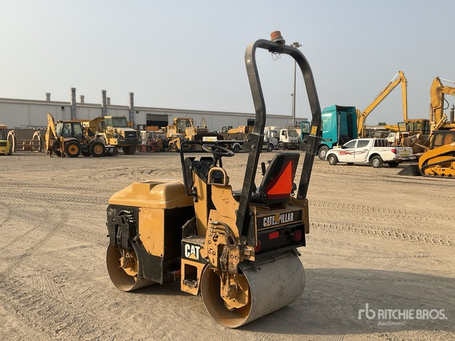 2006 Cat CB114 - Roller: gambar 4 2006 Cat CB114 - Roller: gambar 4