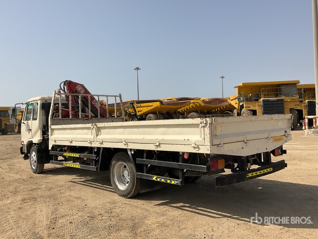2006 Nissan MK210 2006 HMF 683K1 Knuckle Boom on 4x2 Flatbed Truck with Crane - Truk flatbed, Truk derek: gambar 2 2006 Nissan MK210 2006 HMF 683K1 Knuckle Boom on 4x2 Flatbed Truck with Crane - Truk flatbed, Truk derek: gambar 2