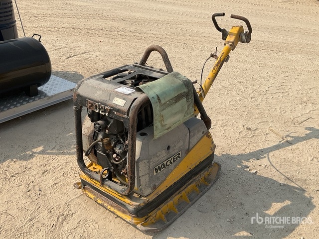 2007 Wacker DPU 6055H Vibratory Plate Compactor - Pelat getar: gambar 1 2007 Wacker DPU 6055H Vibratory Plate Compactor - Pelat getar: gambar 1