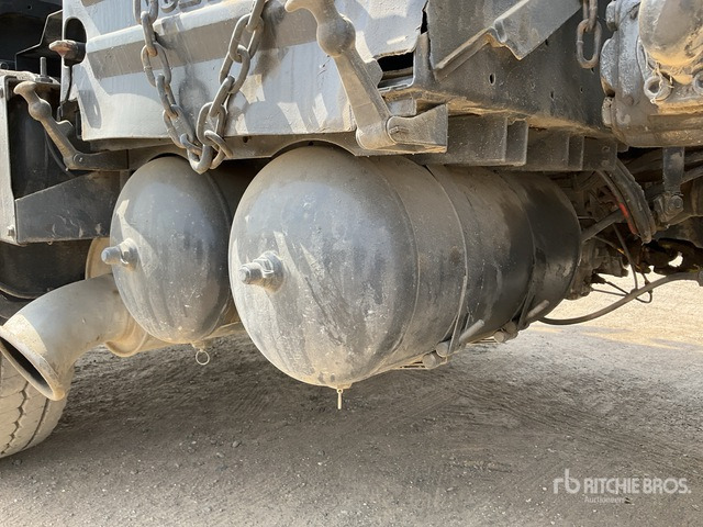 2008 Volvo FM400 6x4 20000 Liters Vacuum Tanker Truck - Truk vakum: gambar 5 2008 Volvo FM400 6x4 20000 Liters Vacuum Tanker Truck - Truk vakum: gambar 5