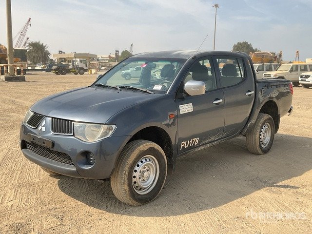 2009 Mitsubishi L200 4x4 Crew Cab Pickup - Truk pikap: gambar 1 2009 Mitsubishi L200 4x4 Crew Cab Pickup - Truk pikap: gambar 1