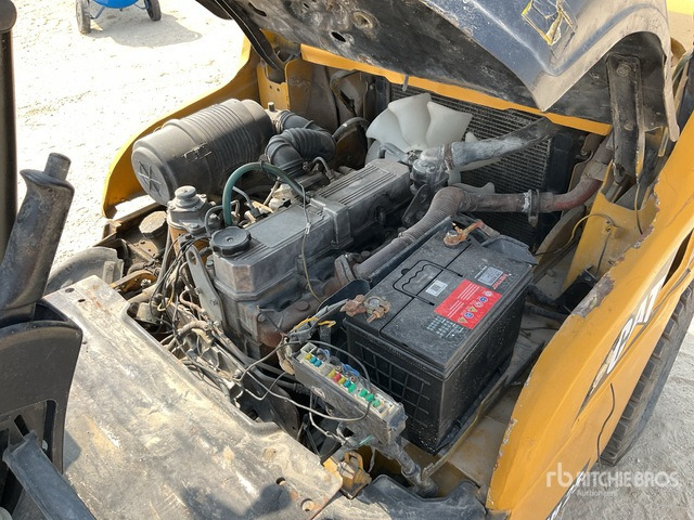 2010 Cat DP25NT 2.5 ton Forklift - Forklift diesel: gambar 5 2010 Cat DP25NT 2.5 ton Forklift - Forklift diesel: gambar 5