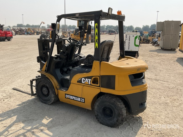 2010 Cat DP25NT 2.5 ton Forklift - Forklift diesel: gambar 4 2010 Cat DP25NT 2.5 ton Forklift - Forklift diesel: gambar 4
