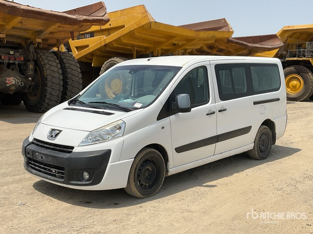 2010 Peugeot Expert Tepee - Van penumpang: gambar 2 2010 Peugeot Expert Tepee - Van penumpang: gambar 2