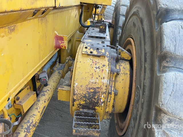 Grader 2011 Komatsu GD825A-2: gambar 6