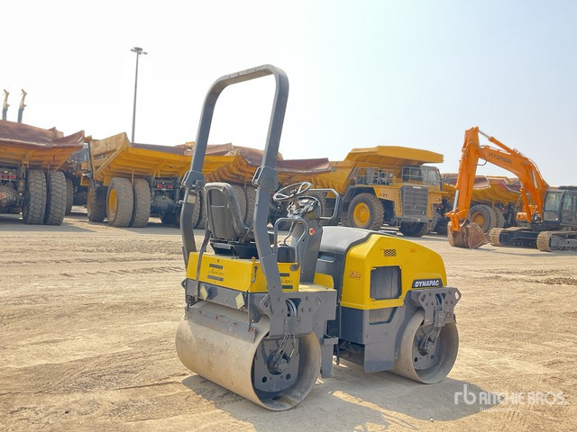 2014 Dynapac CC1200 - Roller: gambar 4 2014 Dynapac CC1200 - Roller: gambar 4