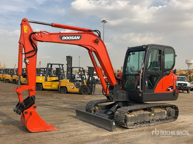 2015 Doosan DX60 Mini Excavator: <6.6t - Ekskavator mini: gambar 1 2015 Doosan DX60 Mini Excavator: <6.6t - Ekskavator mini: gambar 1