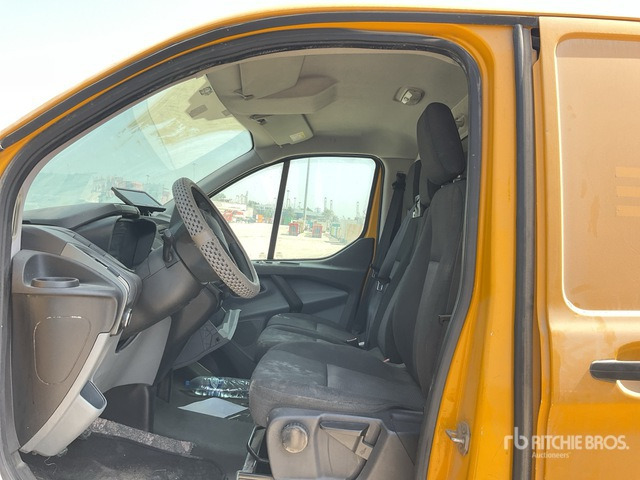 2018 Ford Transit (Inoperable) Cargo Van - Van panel: gambar 5 2018 Ford Transit (Inoperable) Cargo Van - Van panel: gambar 5