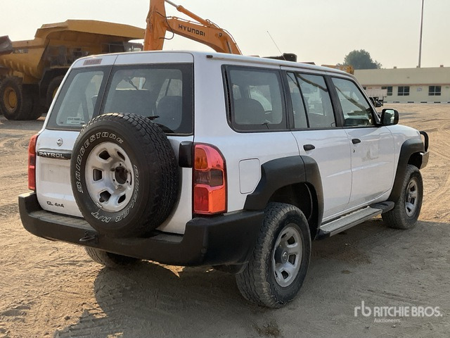 2018 Nissan Patrol GL 4x4 SUV - Mobil SUV: gambar 3 2018 Nissan Patrol GL 4x4 SUV - Mobil SUV: gambar 3