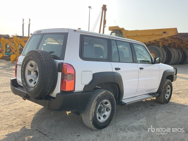 2018 Nissan Patrol GL 4x4 SUV - Mobil SUV: gambar 3 2018 Nissan Patrol GL 4x4 SUV - Mobil SUV: gambar 3