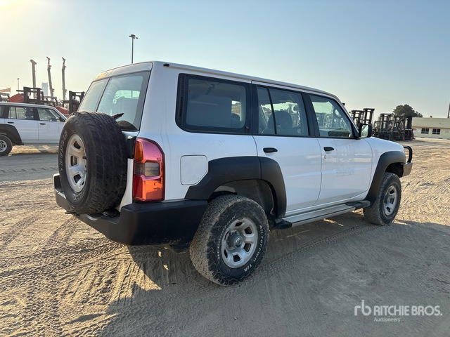 2018 Nissan Patrol GL 4x4 SUV - Mobil SUV: gambar 3 2018 Nissan Patrol GL 4x4 SUV - Mobil SUV: gambar 3