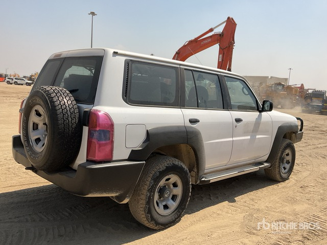 2018 Nissan Patrol GL 4x4 SUV - Mobil SUV: gambar 3 2018 Nissan Patrol GL 4x4 SUV - Mobil SUV: gambar 3