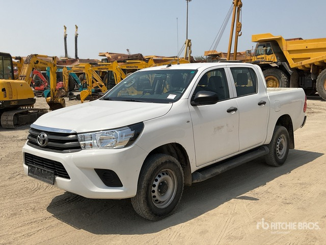 2018 Toyota Hilux 4x4 Crew Cab Pickup - Truk pikap: gambar 1 2018 Toyota Hilux 4x4 Crew Cab Pickup - Truk pikap: gambar 1