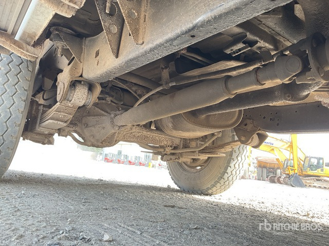 2018 Toyota Land Cruiser 76L 4x4 SUV - Mobil SUV: gambar 5 2018 Toyota Land Cruiser 76L 4x4 SUV - Mobil SUV: gambar 5