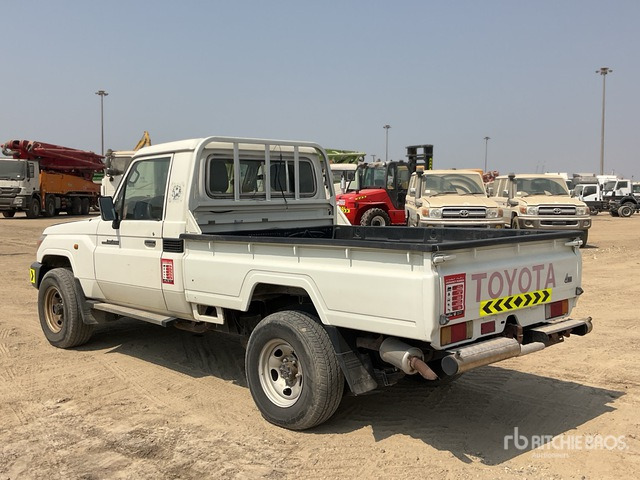 2018 Toyota Land Cruiser 79L 4x4 Pickup - Truk pikap: gambar 4 2018 Toyota Land Cruiser 79L 4x4 Pickup - Truk pikap: gambar 4