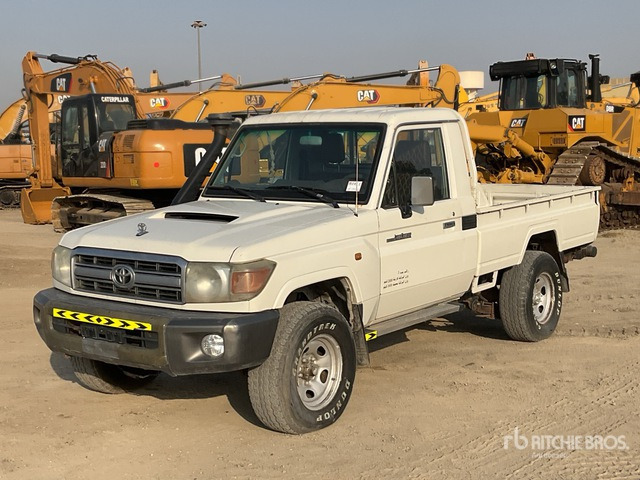2018 Toyota Land Cruiser 79L 4x4 Pickup - Truk pikap: gambar 1 2018 Toyota Land Cruiser 79L 4x4 Pickup - Truk pikap: gambar 1