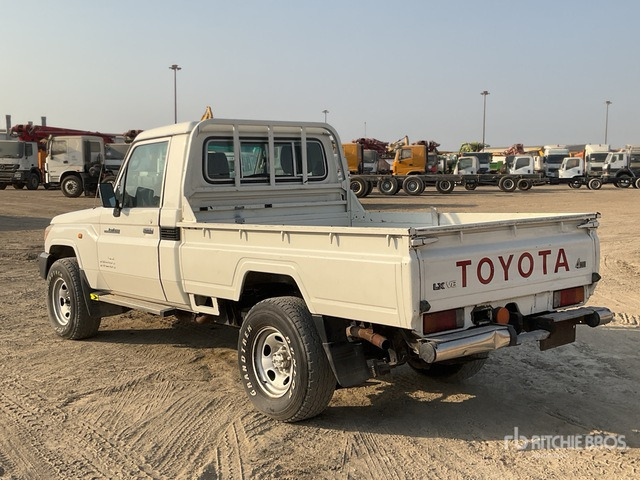 2018 Toyota Land Cruiser 79L 4x4 Pickup - Truk pikap: gambar 4 2018 Toyota Land Cruiser 79L 4x4 Pickup - Truk pikap: gambar 4