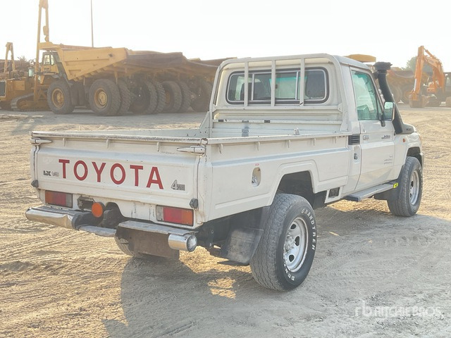 2018 Toyota Land Cruiser 79L 4x4 Pickup - Truk pikap: gambar 3 2018 Toyota Land Cruiser 79L 4x4 Pickup - Truk pikap: gambar 3