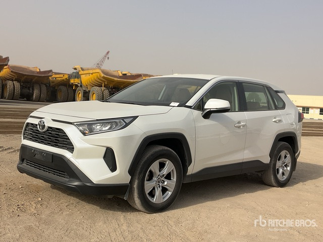2019 Toyota RAV4 4WD SUV - Mobil SUV: gambar 2 2019 Toyota RAV4 4WD SUV - Mobil SUV: gambar 2