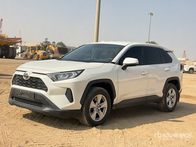 2019 Toyota RAV4 4WD SUV - Mobil SUV: gambar 1 2019 Toyota RAV4 4WD SUV - Mobil SUV: gambar 1