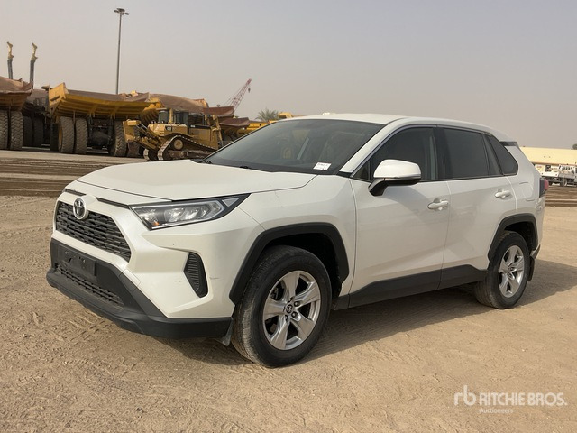 2019 Toyota RAV4 4WD SUV - Mobil SUV: gambar 2 2019 Toyota RAV4 4WD SUV - Mobil SUV: gambar 2