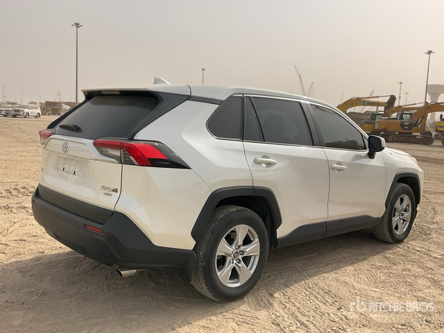 2019 Toyota RAV4 4WD SUV - Mobil SUV: gambar 5 2019 Toyota RAV4 4WD SUV - Mobil SUV: gambar 5