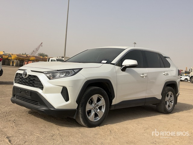 2019 Toyota RAV4 4WD SUV - Mobil SUV: gambar 2 2019 Toyota RAV4 4WD SUV - Mobil SUV: gambar 2