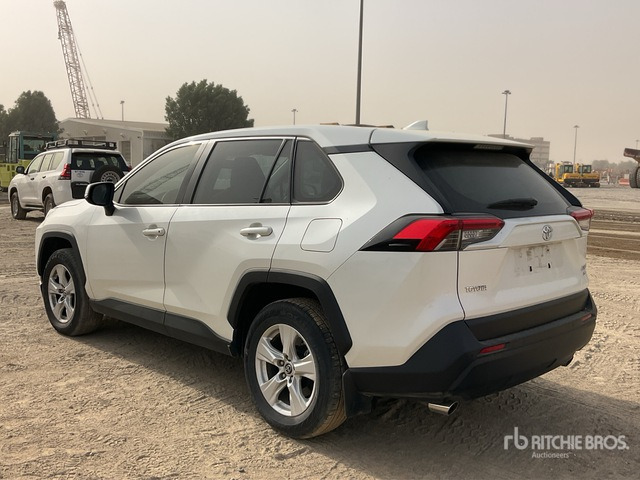 2019 Toyota RAV4 4WD SUV - Mobil SUV: gambar 5 2019 Toyota RAV4 4WD SUV - Mobil SUV: gambar 5