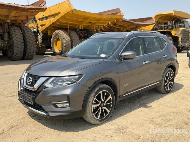 2020 Nissan X-Trail Hybrid SUV - Mobil SUV: gambar 1 2020 Nissan X-Trail Hybrid SUV - Mobil SUV: gambar 1