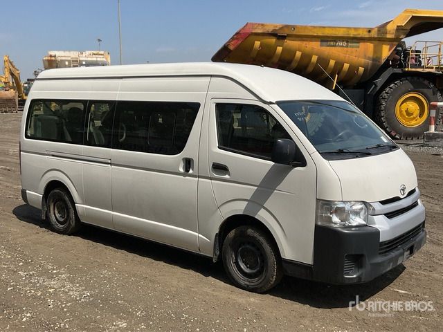2016 Toyota Hiace 4x2 14-Seat Mini Bus - Bus: gambar 4 2016 Toyota Hiace 4x2 14-Seat Mini Bus - Bus: gambar 4