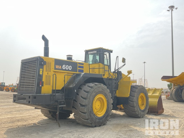 Komatsu WA600-6 - Wheel loader: gambar 3 Komatsu WA600-6 - Wheel loader: gambar 3