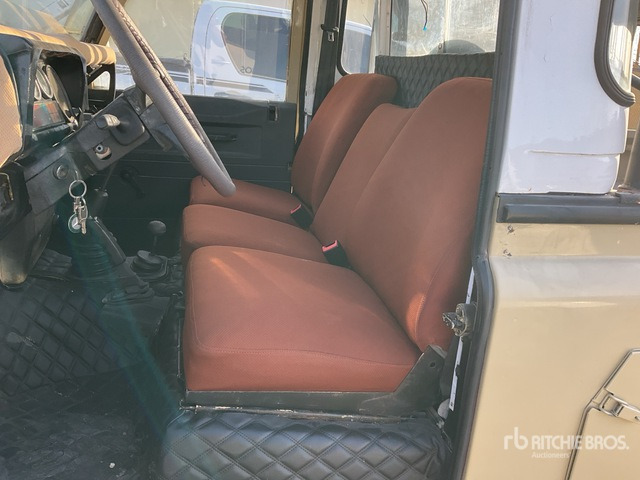 Land Rover Defender 110 - Truk pikap: gambar 5 Land Rover Defender 110 - Truk pikap: gambar 5