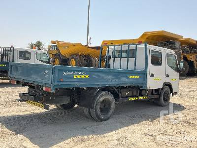 MITSUBISHI CANTER 4x2 - Truk flatbed: gambar 3 MITSUBISHI CANTER 4x2 - Truk flatbed: gambar 3