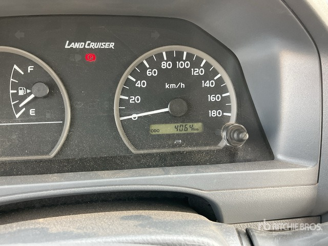 2023 Toyota Land Cruiser 76L 4x4 SUV - Peralatan lainnya: gambar 2 2023 Toyota Land Cruiser 76L 4x4 SUV - Peralatan lainnya: gambar 2