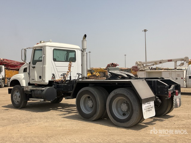 2008 Mack Granite CV713 6x4 T/A Day Cab Truck Tractor - Tractor head: gambar 4 2008 Mack Granite CV713 6x4 T/A Day Cab Truck Tractor - Tractor head: gambar 4