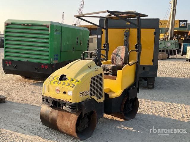 Wacker Neuson RD16 Double Drum Roller - Roller jalan: gambar 1 Wacker Neuson RD16 Double Drum Roller - Roller jalan: gambar 1