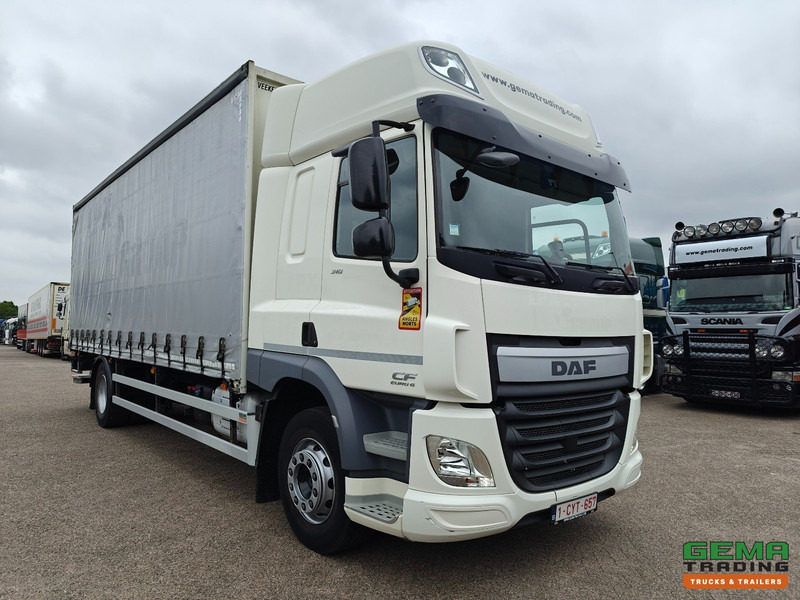 DAF CF 310 4x2 SpaceCab Euro6 - Schuifzeilenbak 7.7M + Laadklep 1500KG - 10/2025 APK - Truk dengan terpal samping: gambar 5 DAF CF 310 4x2 SpaceCab Euro6 - Schuifzeilenbak 7.7M + Laadklep 1500KG - 10/2025 APK - Truk dengan terpal samping: gambar 5