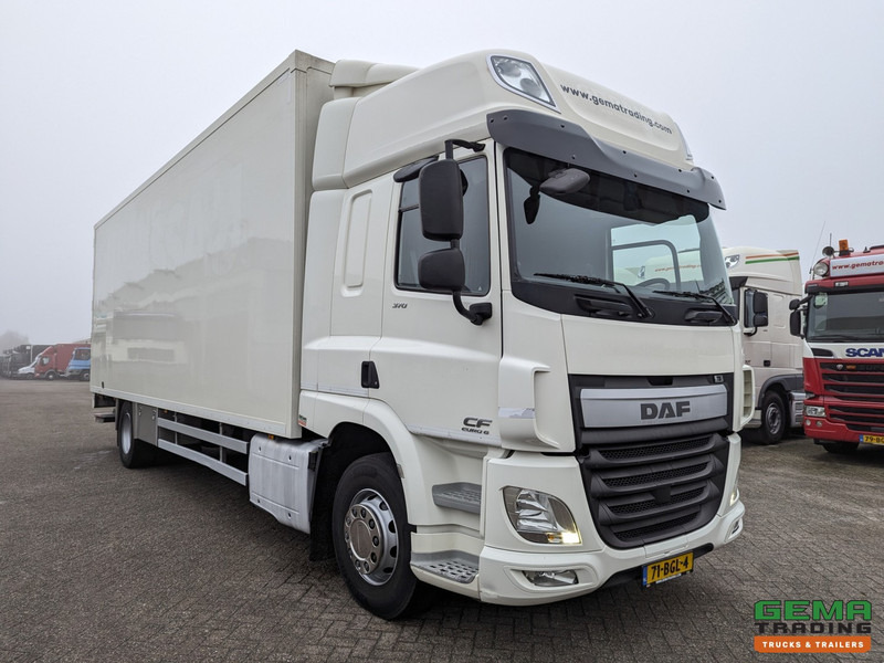 DAF CF 370 FA 4x2 Spacecab Euro6 - GeslotenBak 8.2M + Laadklep 2000kg - HardHouten vloer - 10/2025APK - Truk box: gambar 5 DAF CF 370 FA 4x2 Spacecab Euro6 - GeslotenBak 8.2M + Laadklep 2000kg - HardHouten vloer - 10/2025APK - Truk box: gambar 5