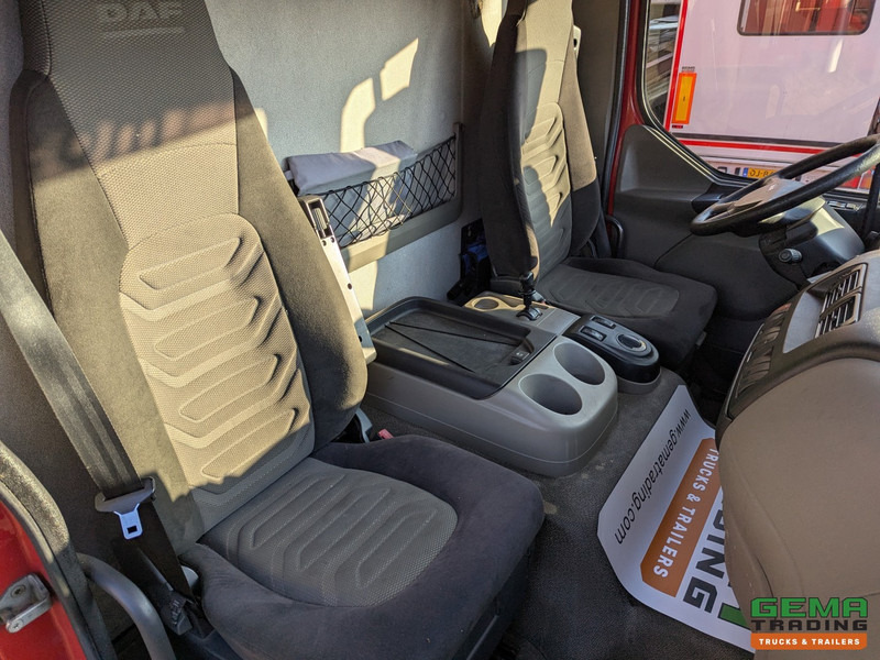 Interior photo 3: Truk box DAF FA LF45.210 4x2 Dagcab Euro5 EEV - GeslotenBak 6.6M - Zijdeuren - Weegsysteem - Laadklep 1500KG