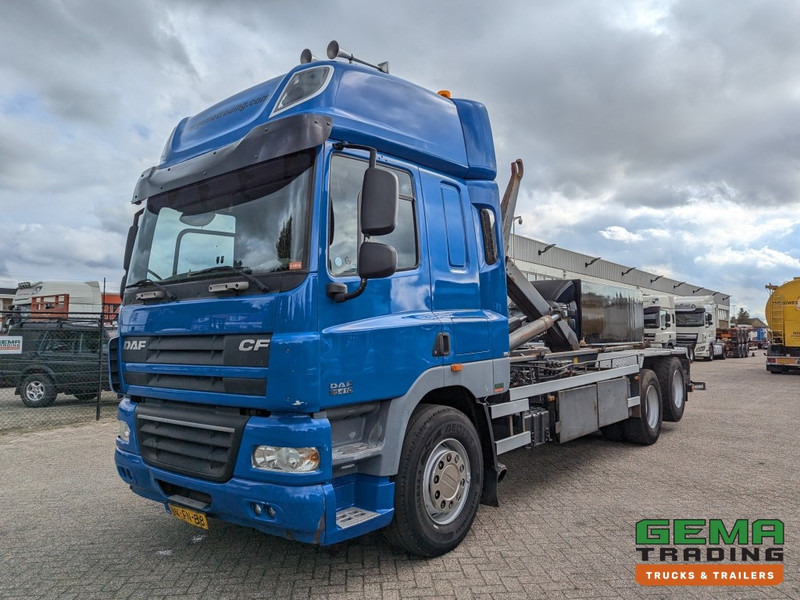 DAF FAS CF85.410 6x2 Euro5 FAS CF85.410 6x2 Spacecab Euro5 - HaakarmSysteem AJK 20T - KlapBumper - Vangmuilkoppeling - Lift-As (V816) - Hook lift: gambar 1 DAF FAS CF85.410 6x2 Euro5 FAS CF85.410 6x2 Spacecab Euro5 - HaakarmSysteem AJK 20T - KlapBumper - Vangmuilkoppeling - Lift-As (V816) - Hook lift: gambar 1
